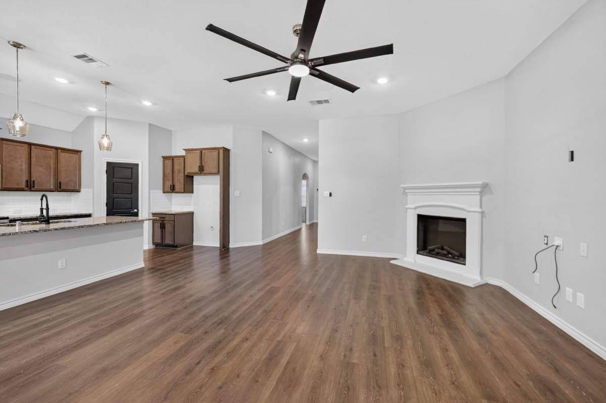 House for rent at 108 Lakeview Circle, Pilot Point, TX 76258