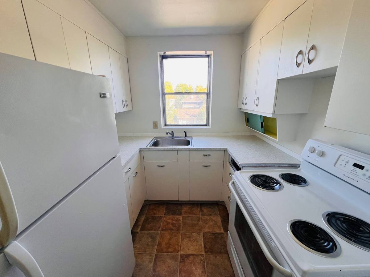 Apartment for rent at 820 N Main St, Aberdeen, SD 57401