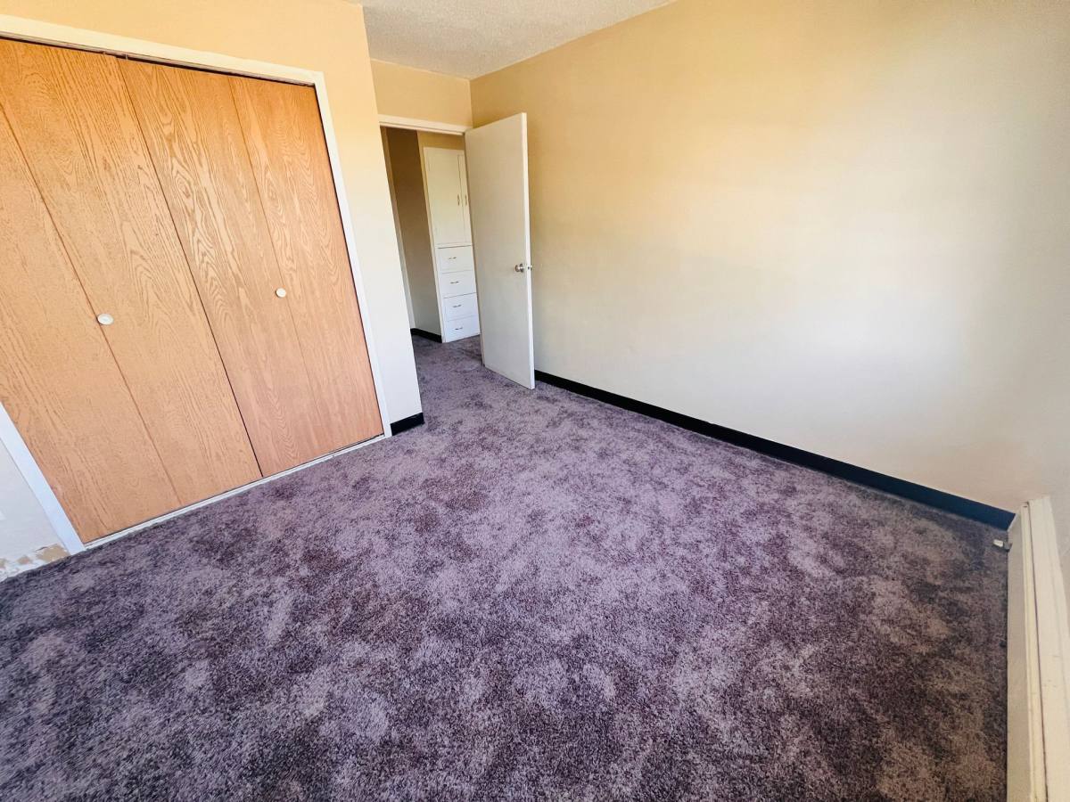 Apartment for rent at 820 N Main St, Aberdeen, SD 57401