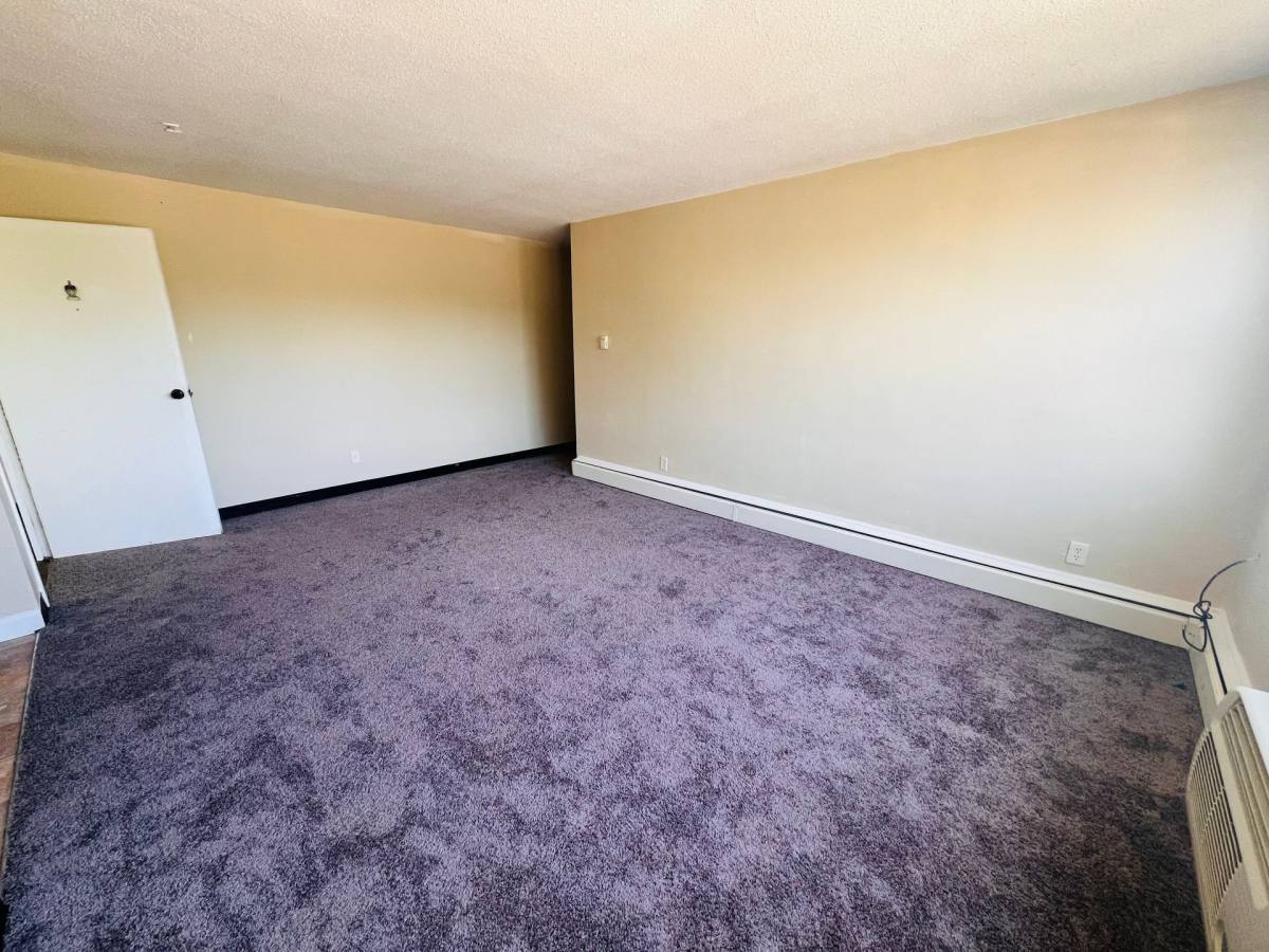 Apartment for rent at 820 N Main St, Aberdeen, SD 57401