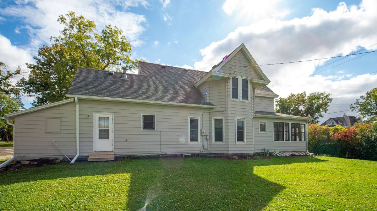 House for rent at 652 Highway 63 S, Stewartville, MN 55976