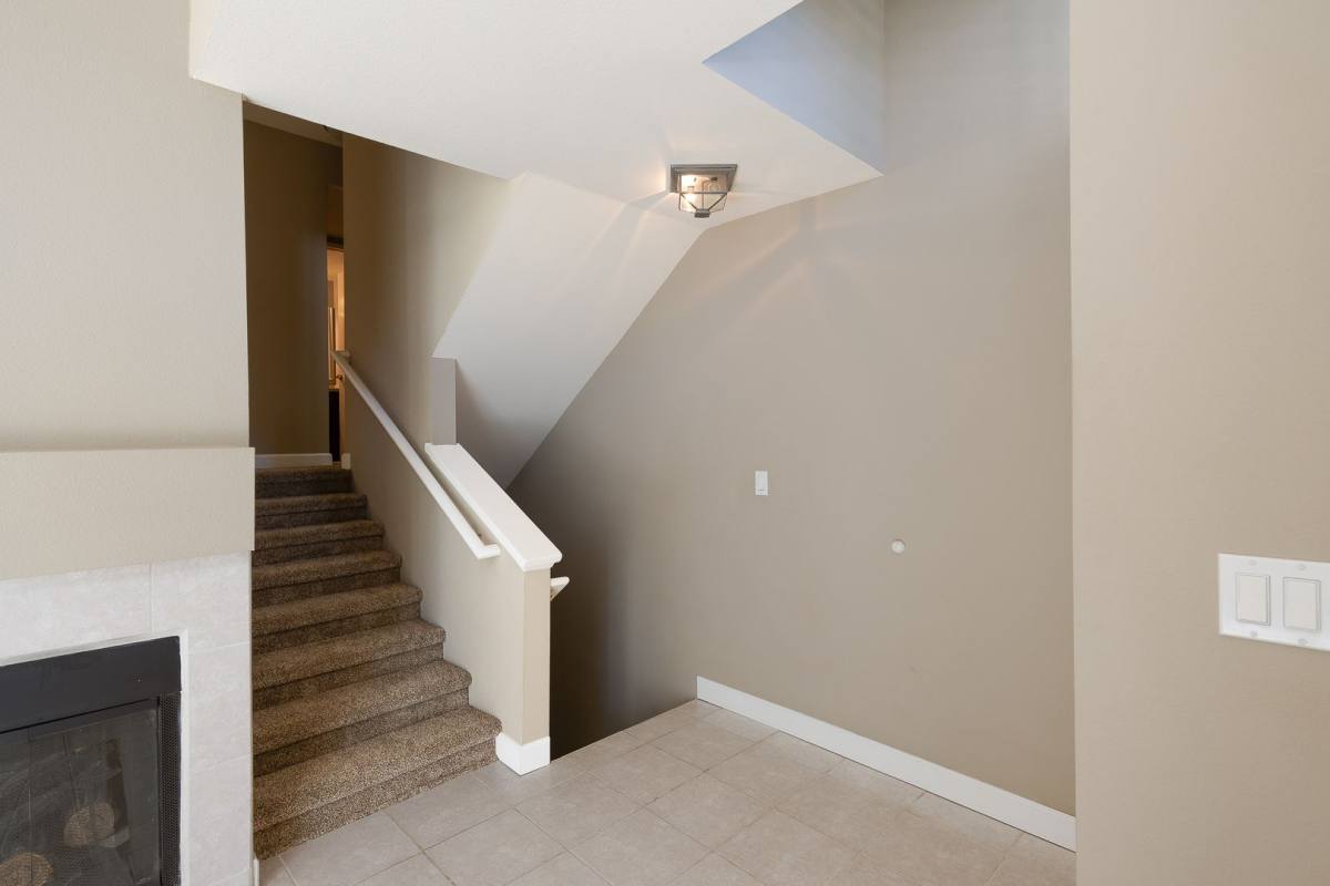 Townhouse for rent at 935 Goodman St, Ventura, CA 93003
