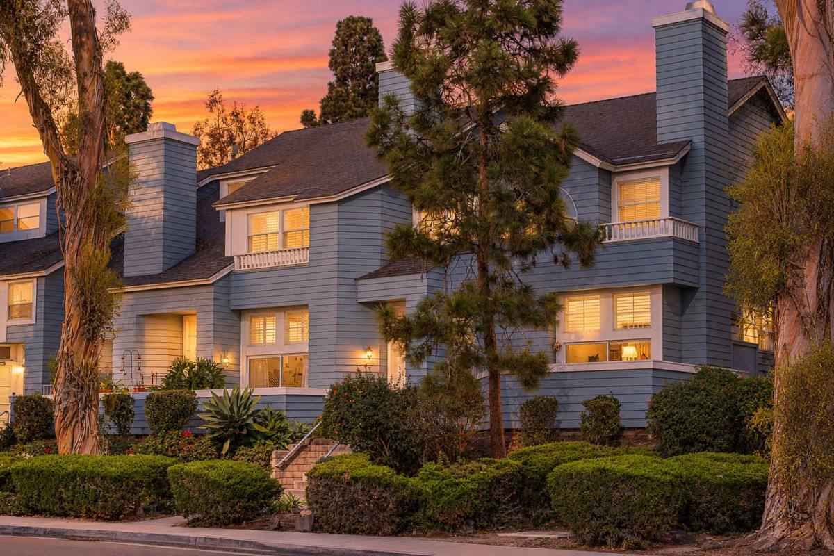 Townhouse for rent at 935 Goodman St, Ventura, CA 93003