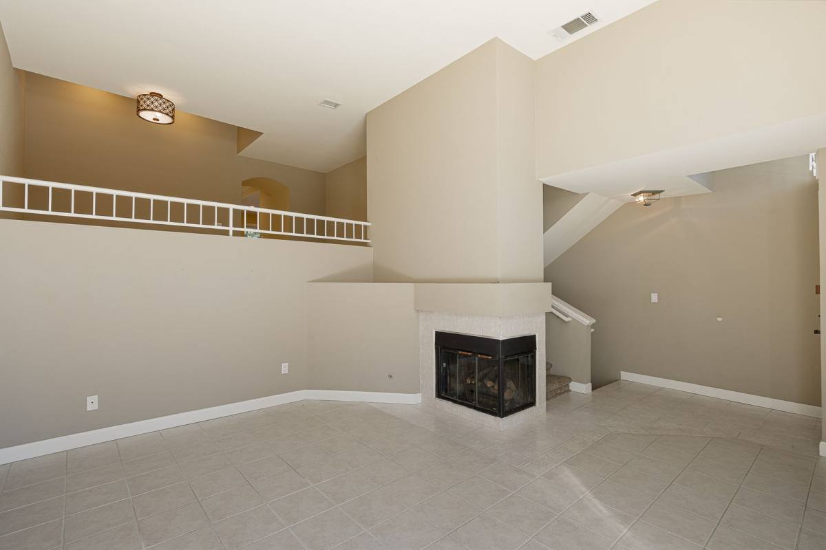 Townhouse for rent at 935 Goodman St, Ventura, CA 93003