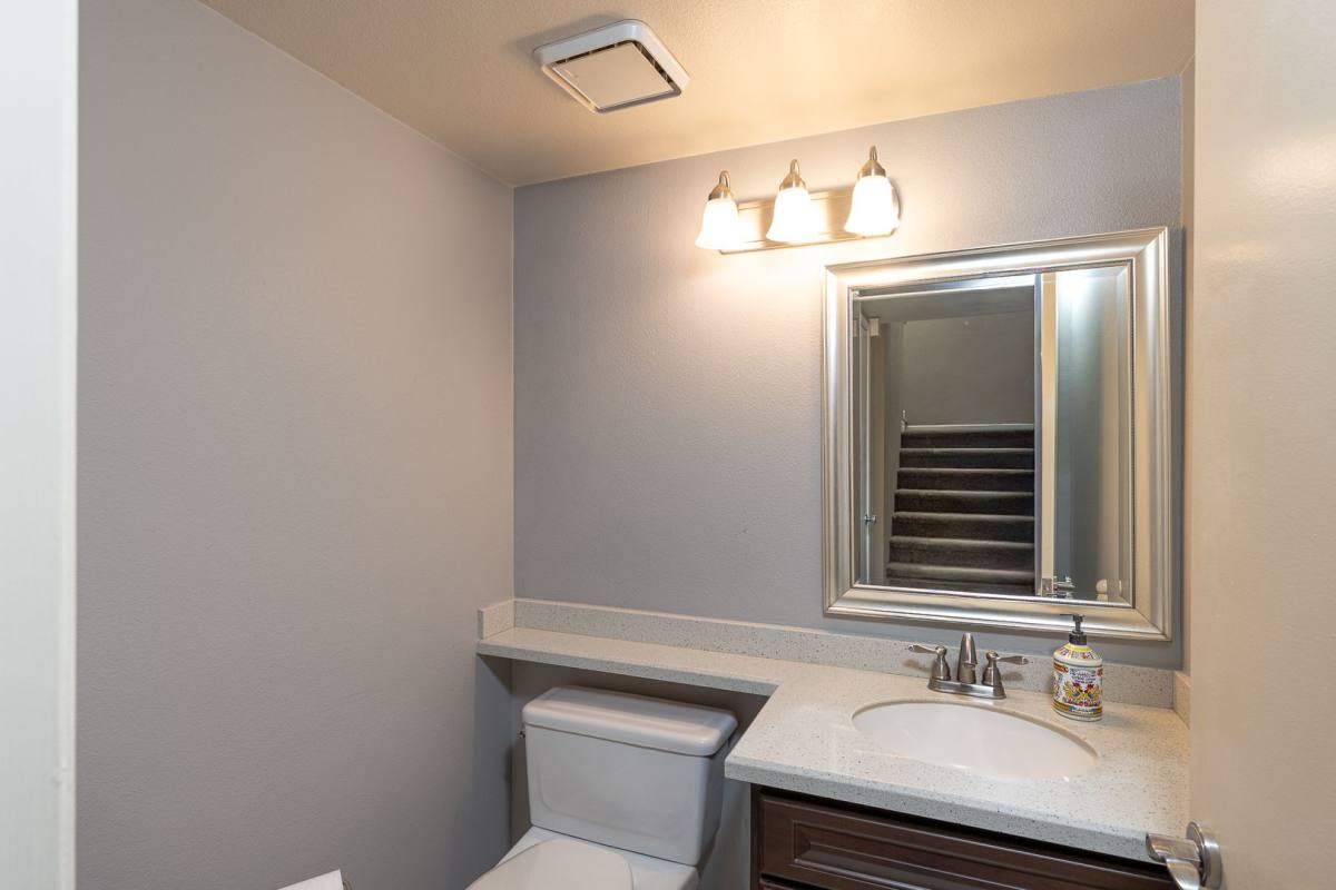 Townhouse for rent at 935 Goodman St, Ventura, CA 93003