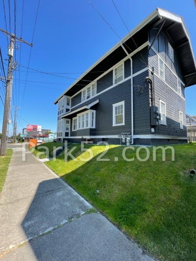 Apartment for rent at 1408 6th Ave, Tacoma, WA 98405