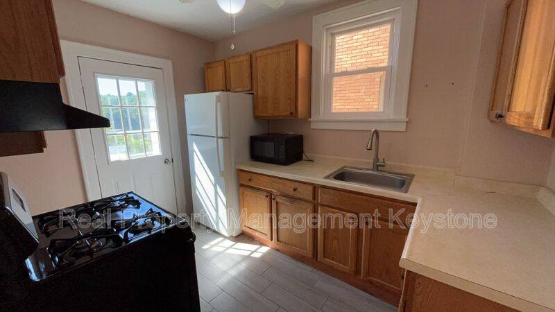 House for rent at 1428 Bellaire Place, Pittsburgh, PA 15226
