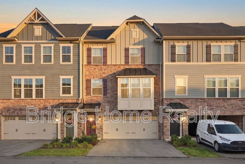 Townhouse for rent at 6003 Lampl Lane, Jeannette, PA 15644