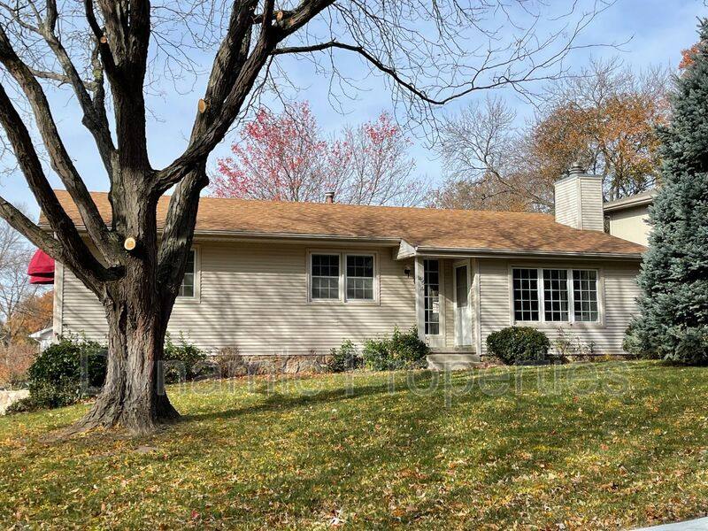House for rent at 1416 S 163rd Ave, Omaha, NE 68130