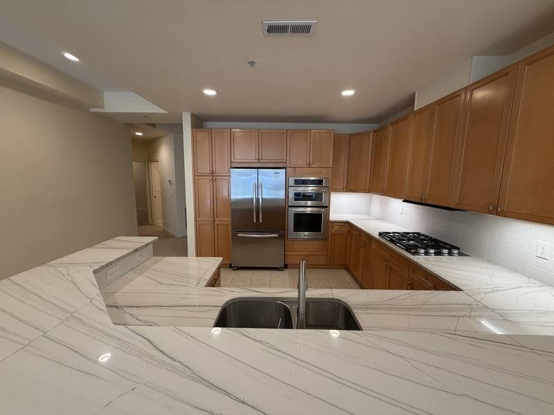 Condo for rent at 520 6th Ave #1002, Kirkland, WA 98033