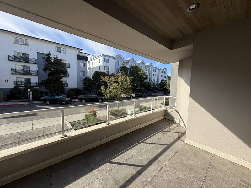 Condo for rent at 520 6th Ave #1002, Kirkland, WA 98033