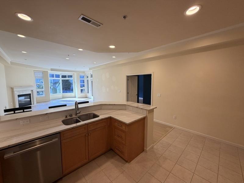 Condo for rent at 520 6th Ave #1002, Kirkland, WA 98033