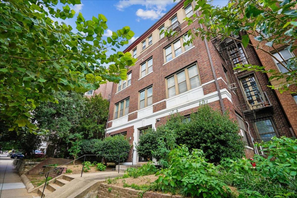 Apartment for rent at 1919 19th St NW, Washington, DC 20009