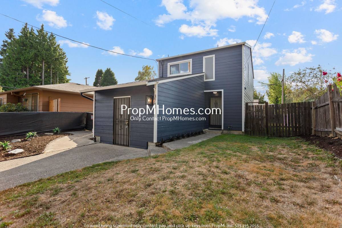 House for rent at 3717 NE Mallory Ave, Portland, OR 97212