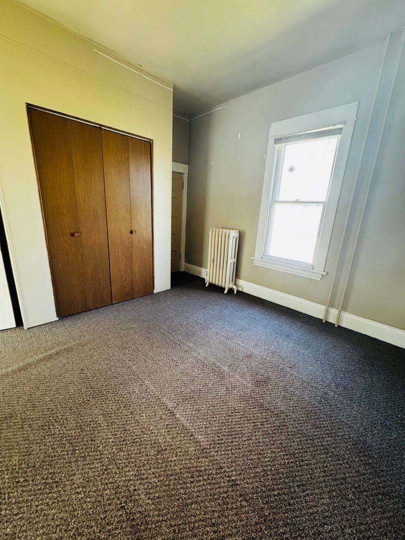 Apartment for rent at 620 N Main St, Aberdeen, SD 57401