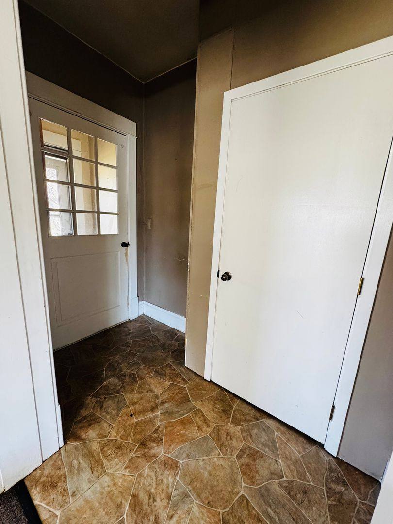 Apartment for rent at 620 N Main St, Aberdeen, SD 57401