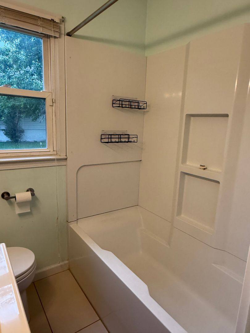 House for rent at 5103 Woodlawn Rd, Roanoke, VA 24017