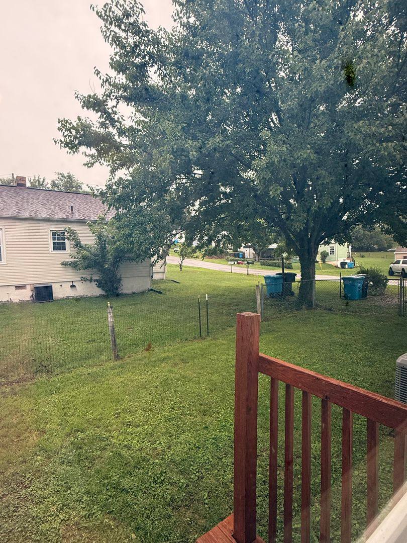 House for rent at 5103 Woodlawn Rd, Roanoke, VA 24017
