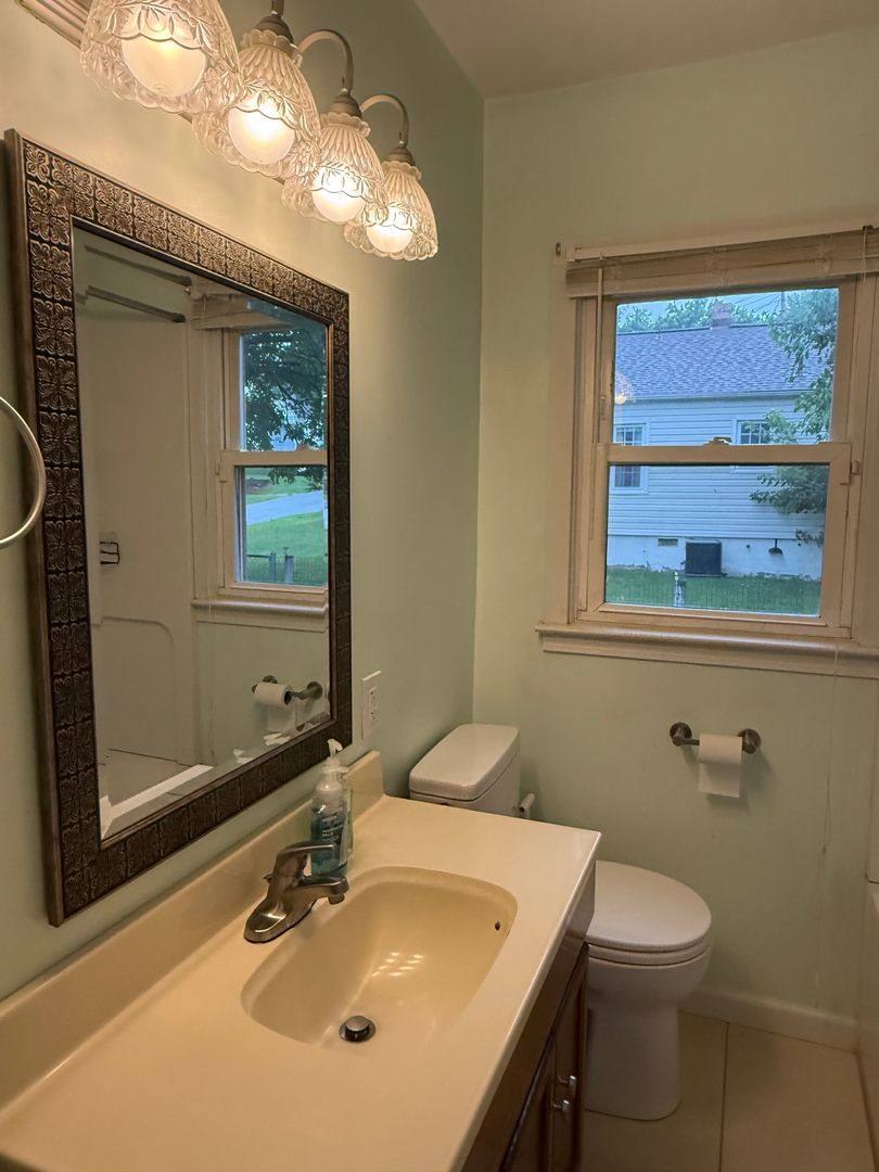 House for rent at 5103 Woodlawn Rd, Roanoke, VA 24017