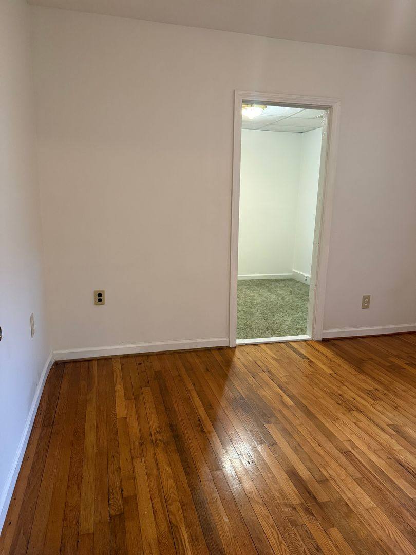 House for rent at 5103 Woodlawn Rd, Roanoke, VA 24017
