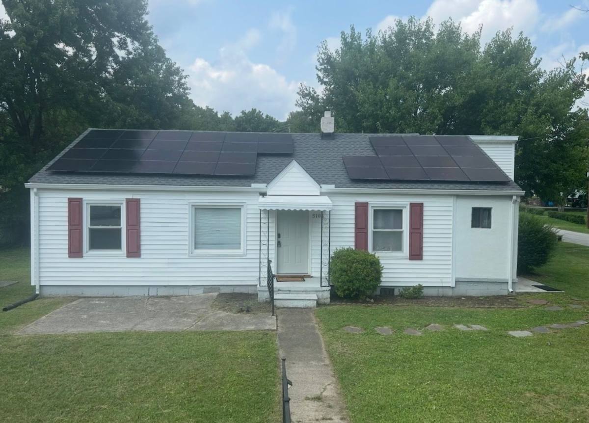 House for rent at 5103 Woodlawn Rd, Roanoke, VA 24017