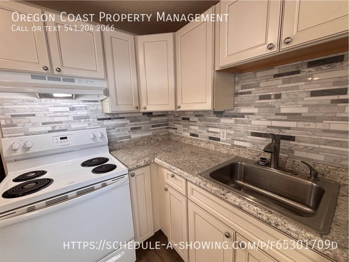 Apartment for rent at 258 N Highway 101 #1, Depoe Bay, OR 97341
