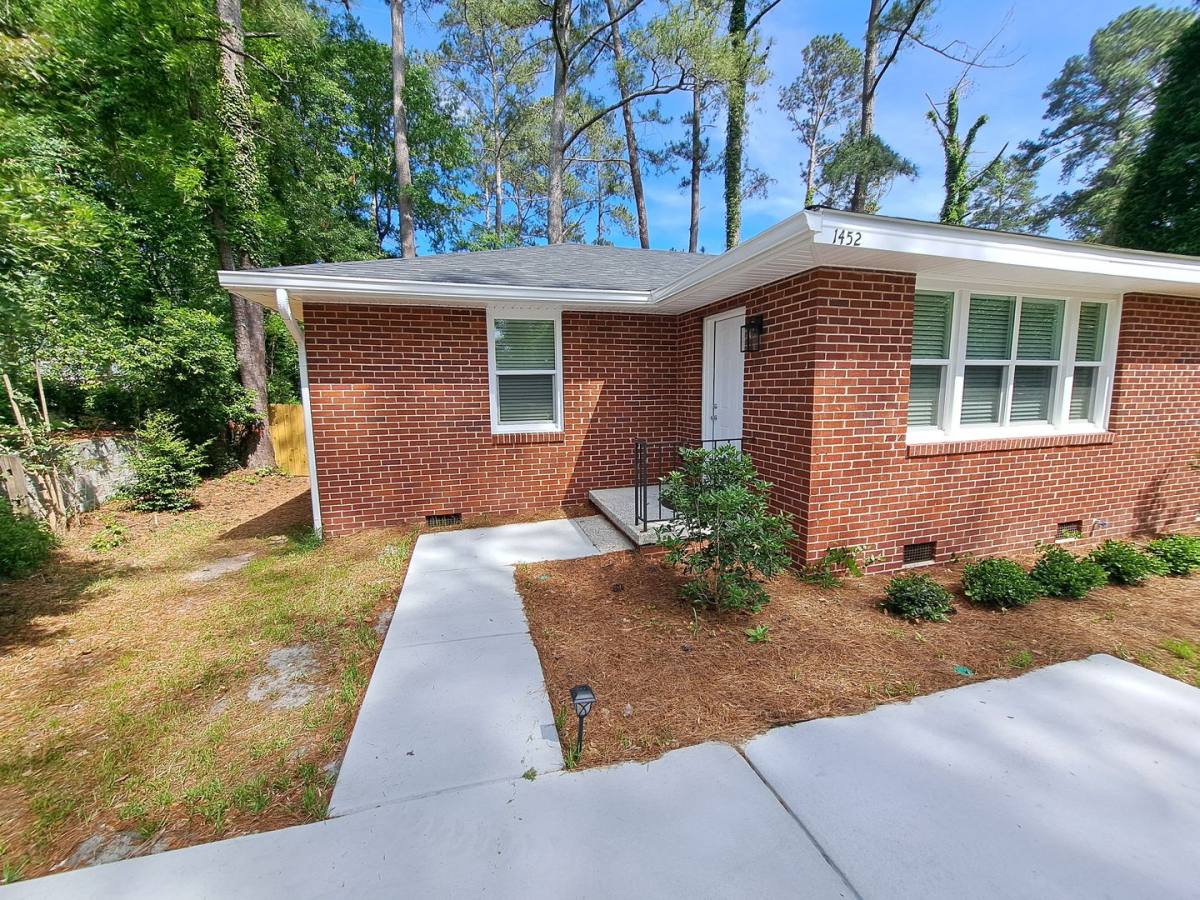 Apartment for rent at 1450-1452 Brentwood Dr, Columbia, SC 29206