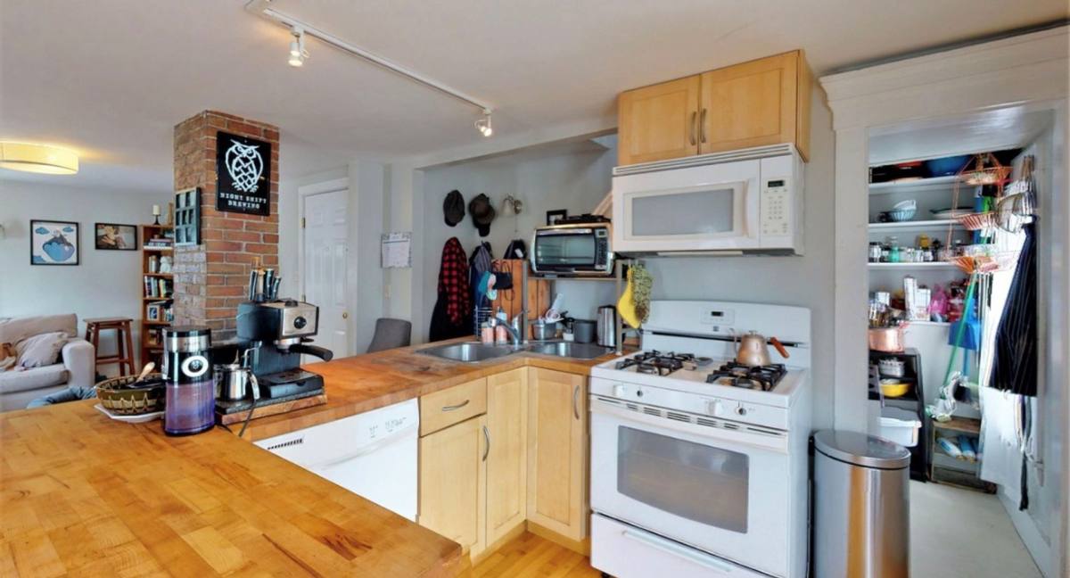 Apartment for rent at 11 Russell St, Portland, ME 04102