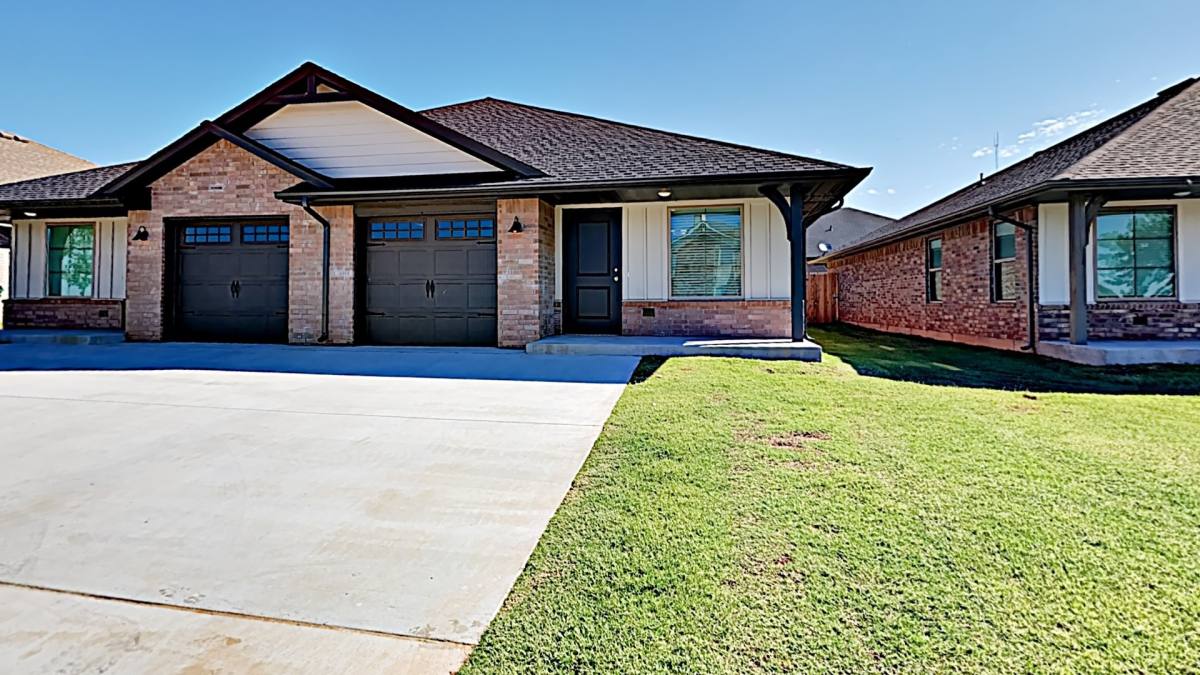 House for rent at 427 Summit Ridge Dr, Oklahoma City, OK 73114