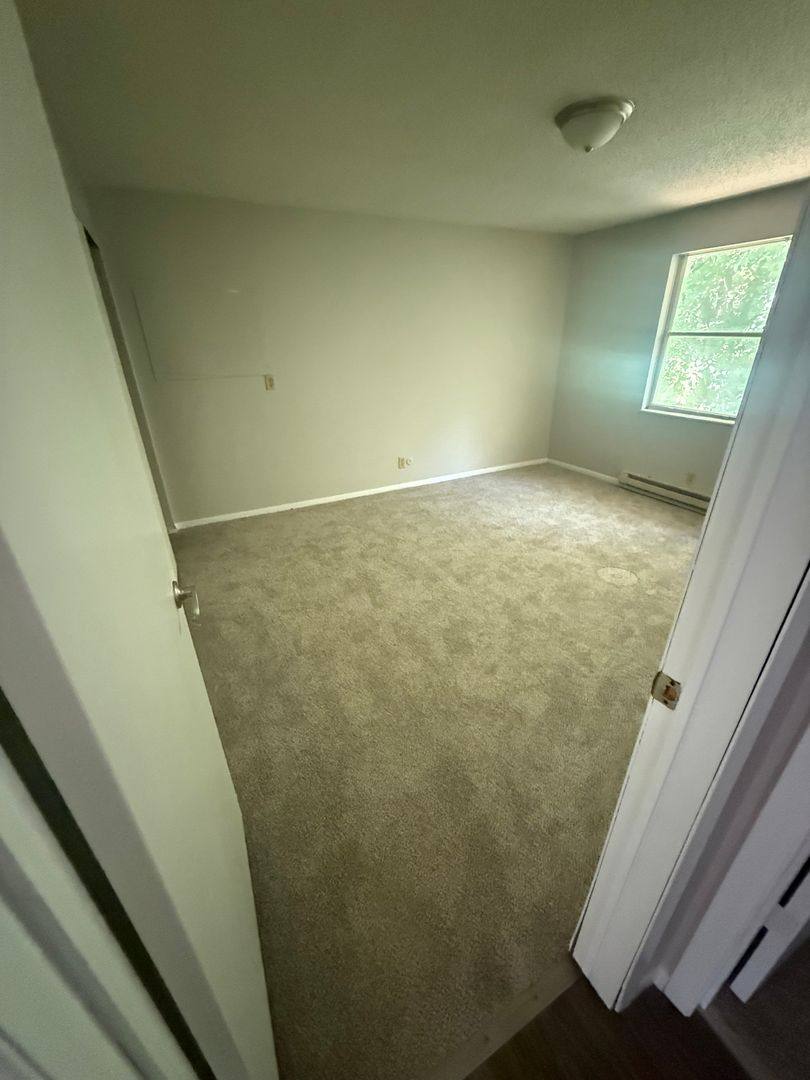 Apartment for rent at 108 Parkview Court, Pekin, IL 61554