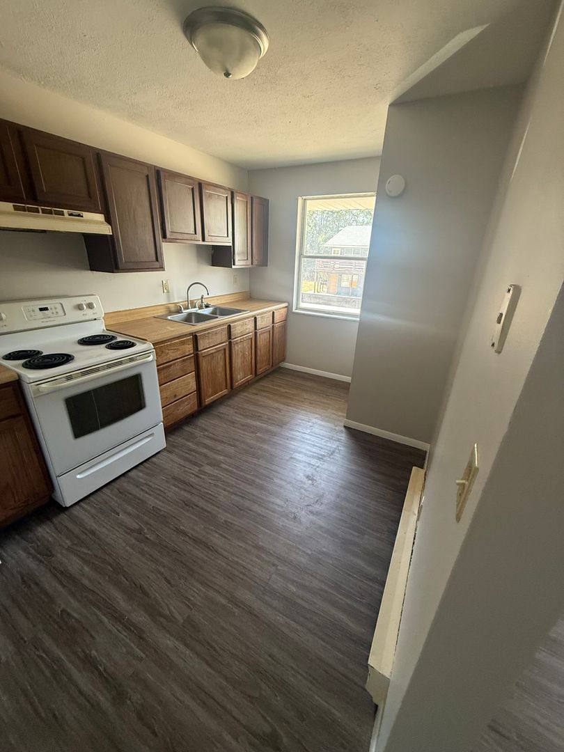 Apartment for rent at 108 Parkview Court, Pekin, IL 61554
