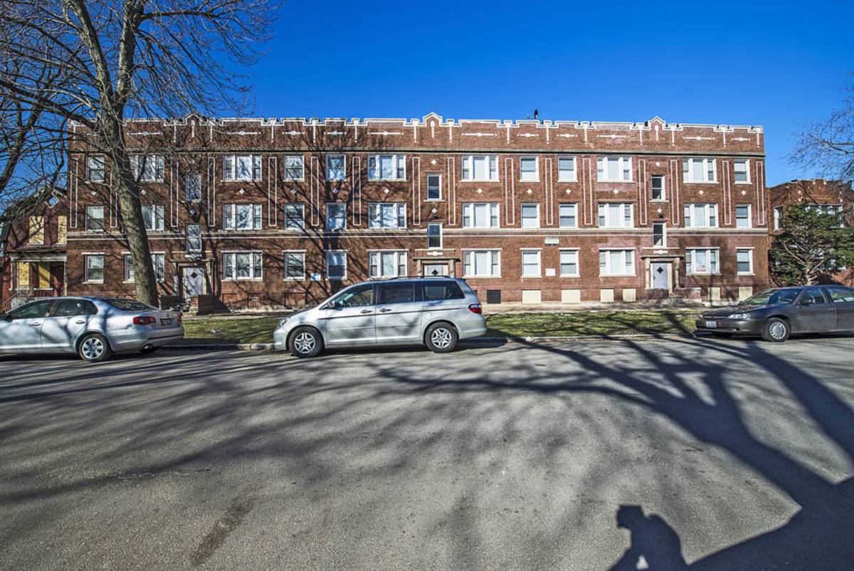 Apartment for rent at 7120-32 S Wabash, Chicago, IL 60619
