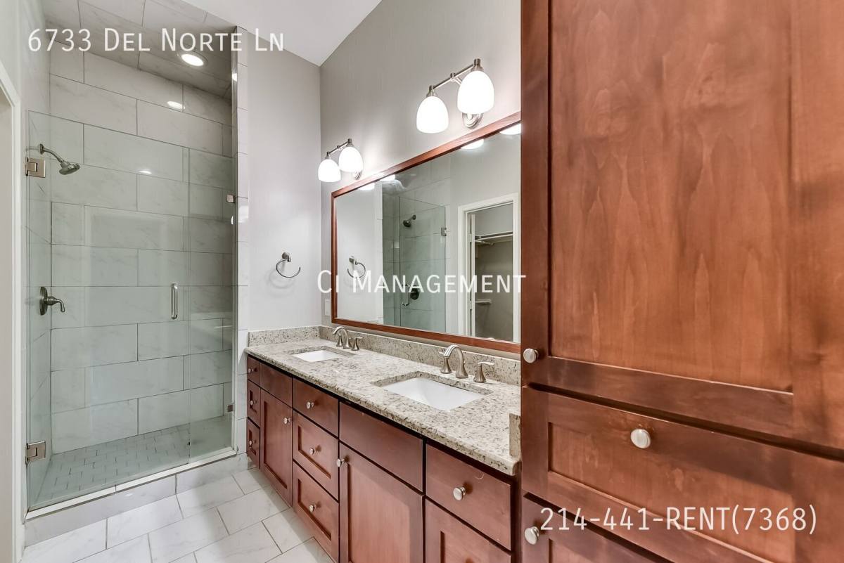 Apartment for rent at 6733 Del Norte Lane, Dallas, TX 75225