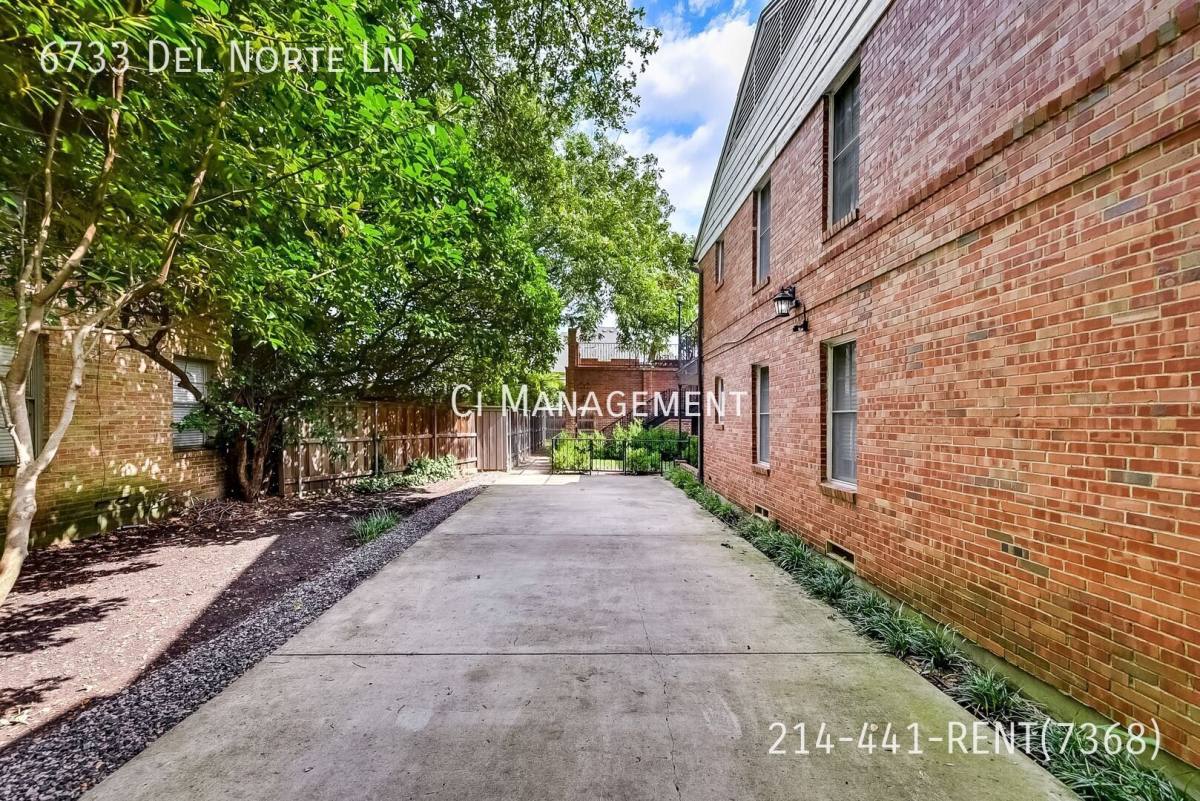 Apartment for rent at 6733 Del Norte Lane, Dallas, TX 75225