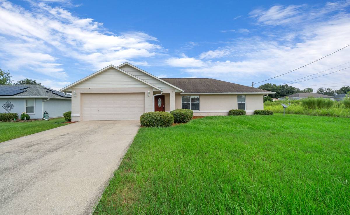 House for rent at 17 Hemlock Radial Court, Ocala, FL 34472