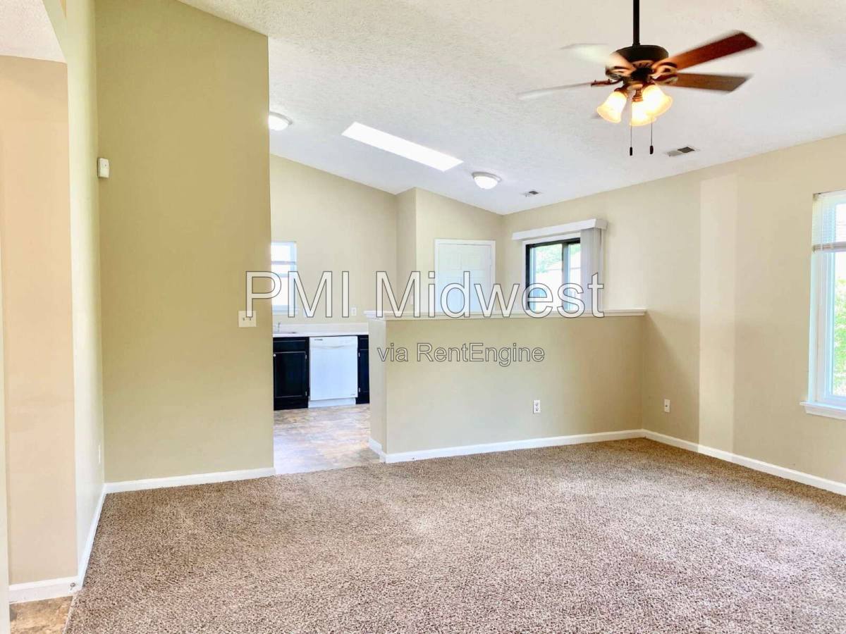 House for rent at 3911 Bonn Dr, Indianapolis, IN 46228