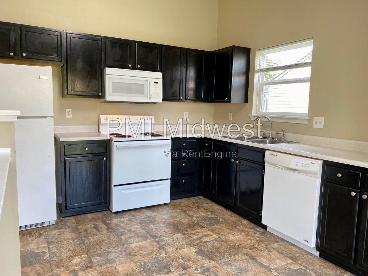 House for rent at 3911 Bonn Dr, Indianapolis, IN 46228