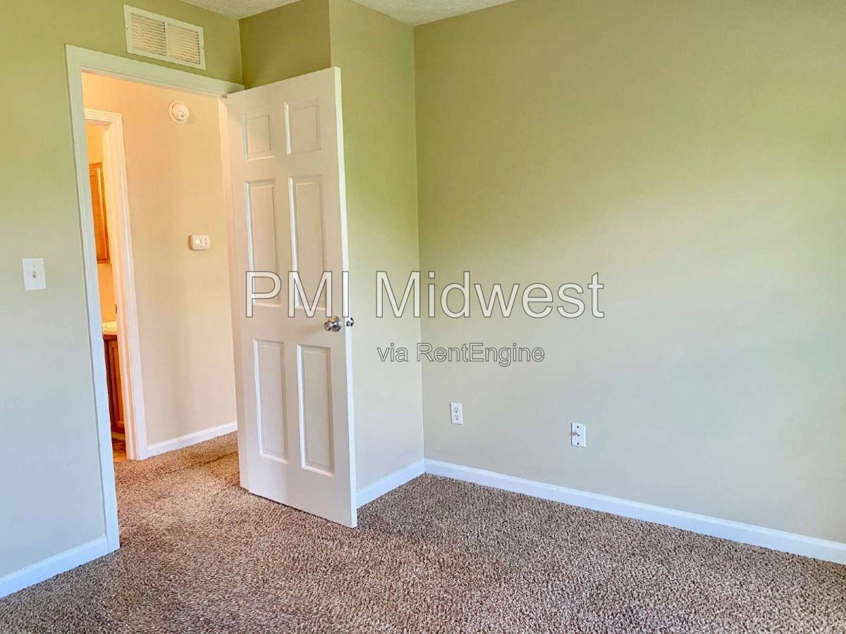 House for rent at 3911 Bonn Dr, Indianapolis, IN 46228