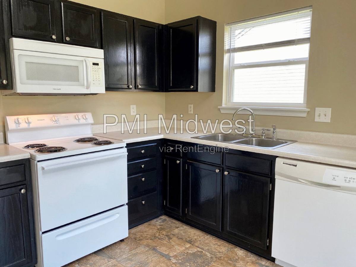 House for rent at 3911 Bonn Dr, Indianapolis, IN 46228