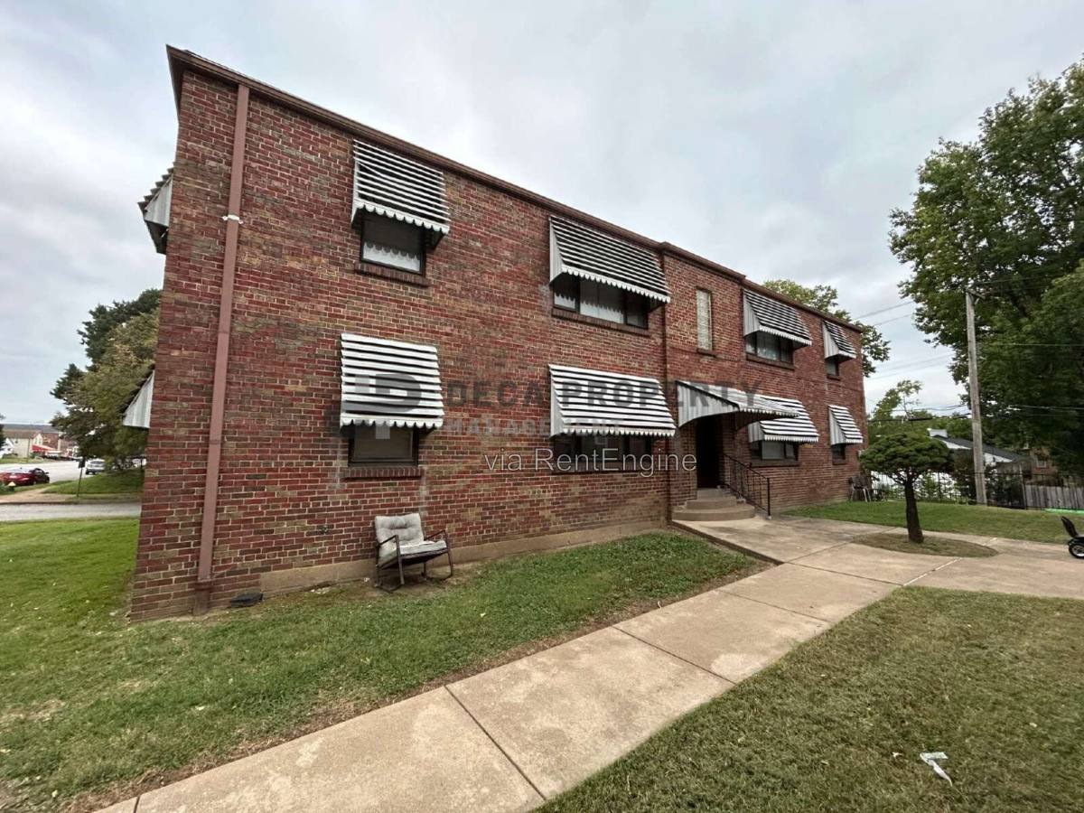 Apartment for rent at 3955 Jamieson Ave #1E, St. Louis, MO 63109