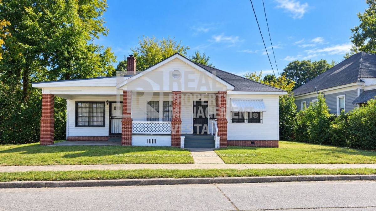 House for rent at 1420 Oakland Ave, Macon, GA 31204