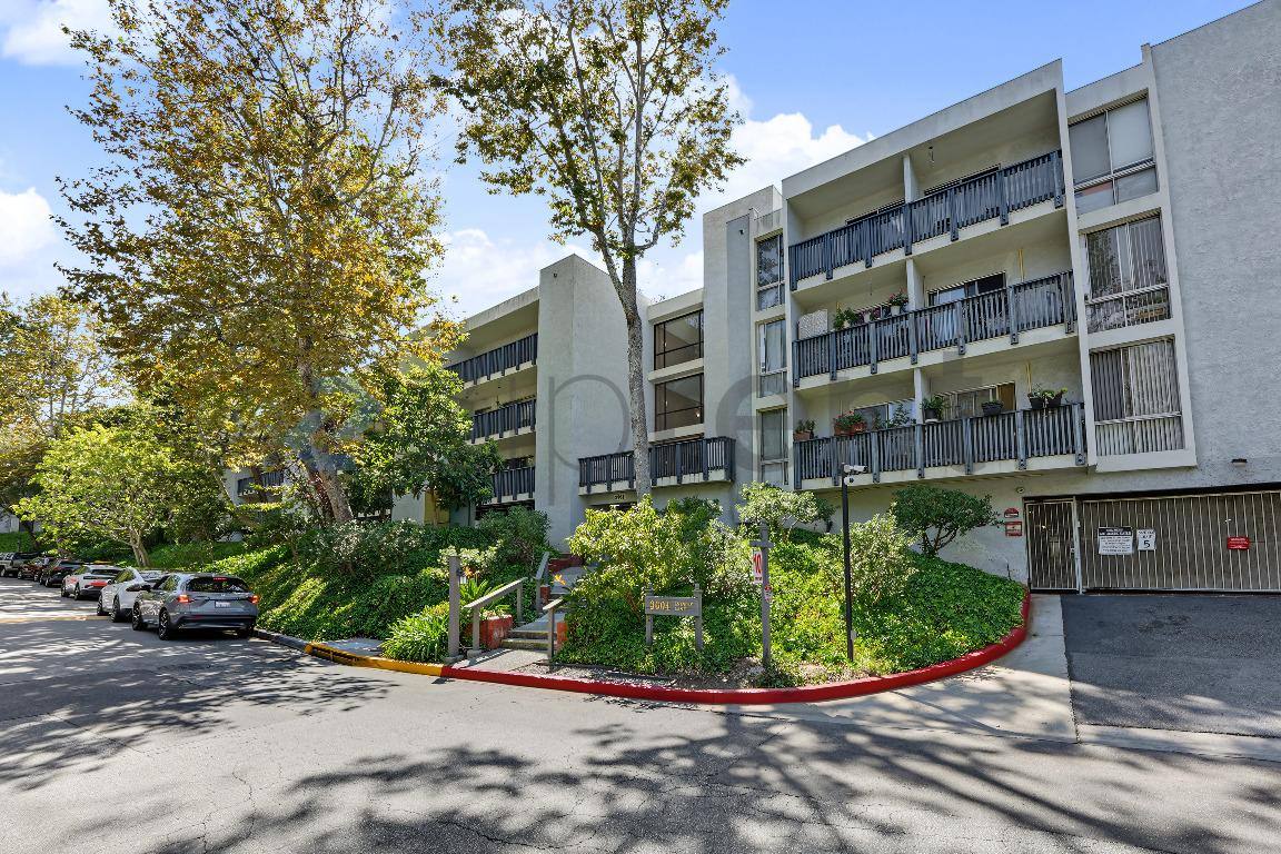 Apartment for rent at 3604 W Estates Lane #221, Palos Verdes Peninsula, CA 90274