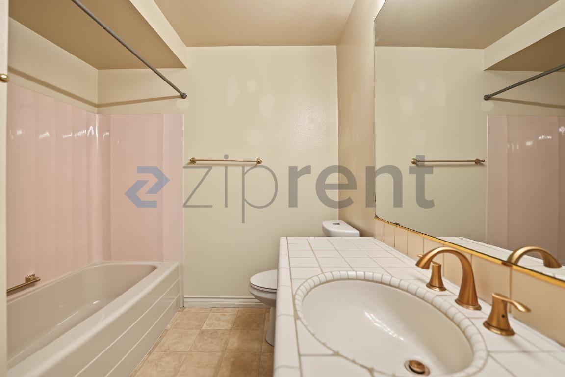 Apartment for rent at 3604 W Estates Lane #221, Palos Verdes Peninsula, CA 90274