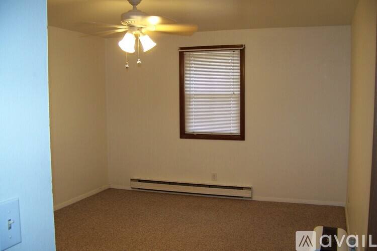 Apartment for rent at 206 N Parkway Dr #B, Pekin, IL 61554