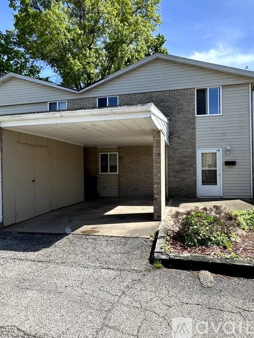 House for rent at 14 Florentine Court, Pekin, IL 61554