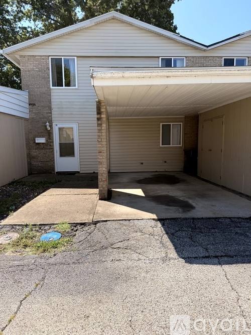 Townhouse for rent at 16 Florentine Court, Pekin, IL 61554