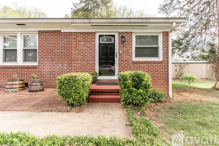 Apartment for rent at 3125 1st Ave Place SW, Hickory, NC 28602