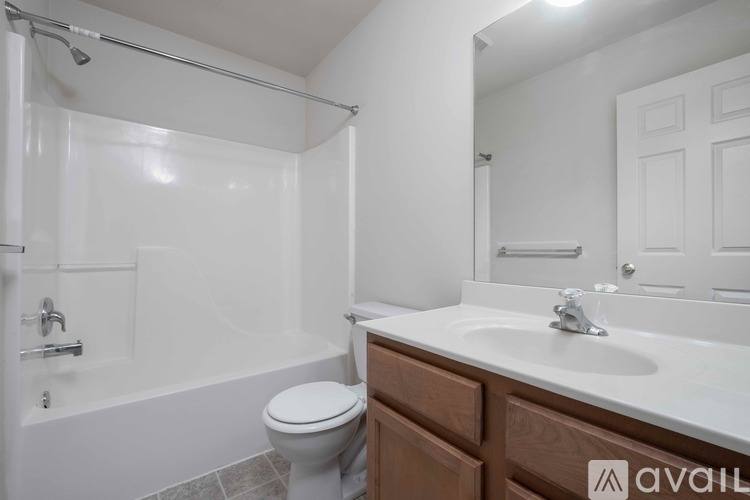 210 Landing Circle, Mountville, PA 17554 - Townhouse for Rent - Image 9