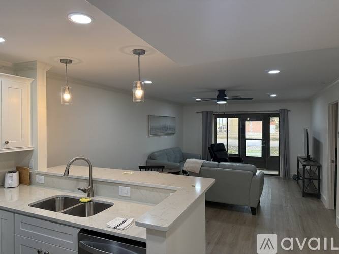 401 Airport Ave E #303, Venice, FL 34285 - Condo for Rent - Image 4