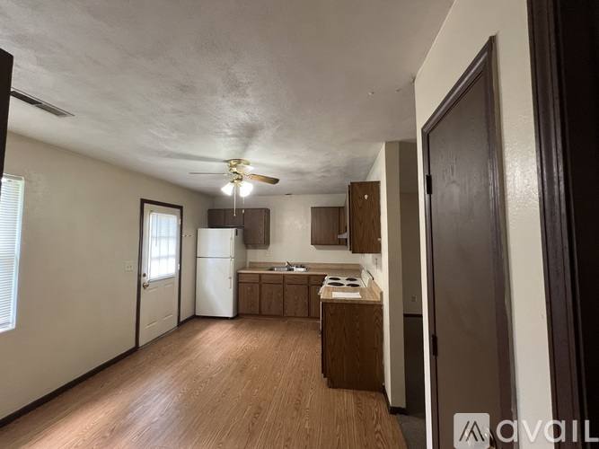 Apartment for rent at 343 N Glenwood Ave #B, Springfield, IL 62702